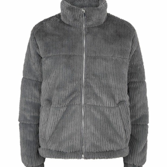 New Look Sweaters - New with tag ribbed faux fur buffer